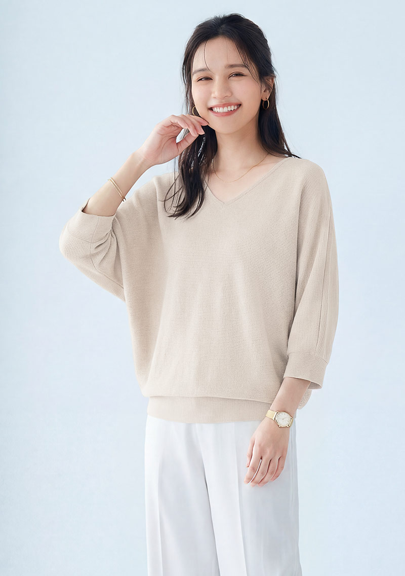 坑條V領七分袖寬版上衣