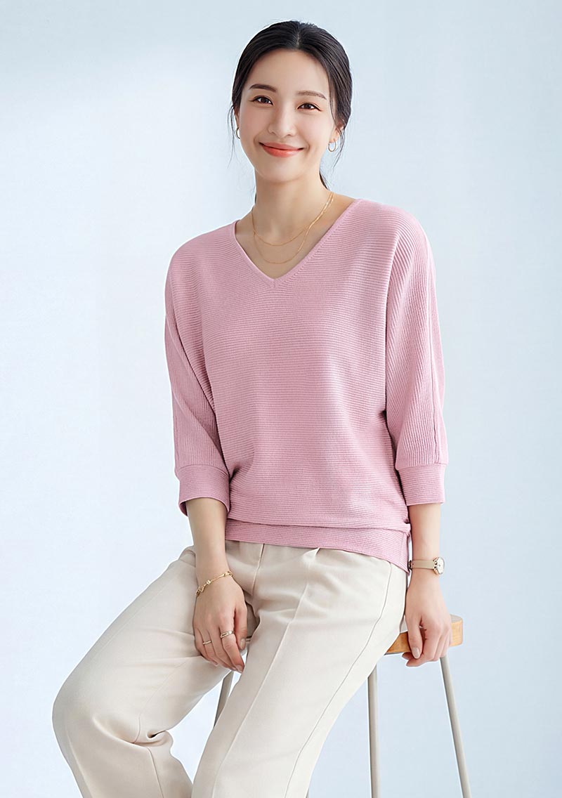 坑條V領七分袖寬版上衣