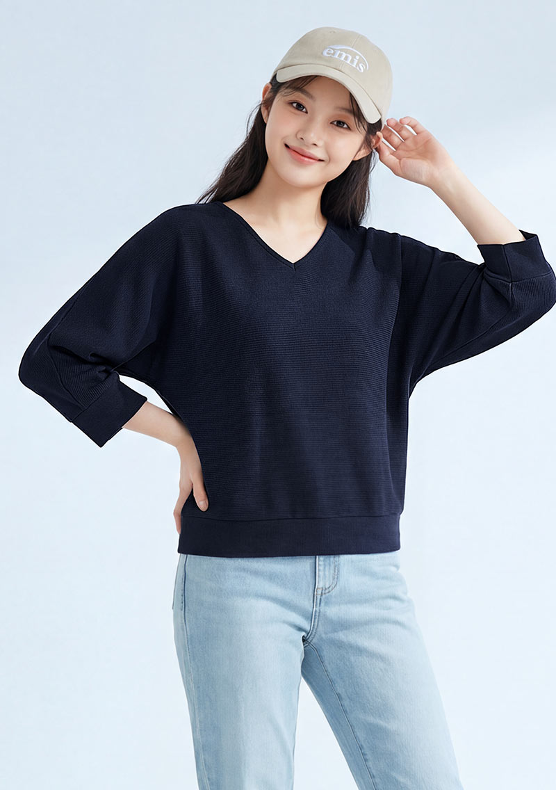 坑條V領七分袖寬版上衣