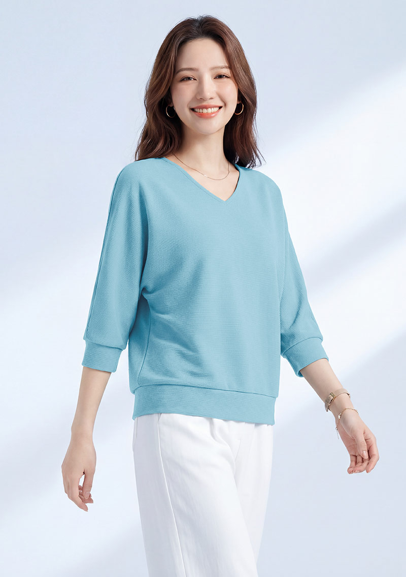 坑條V領七分袖寬版上衣