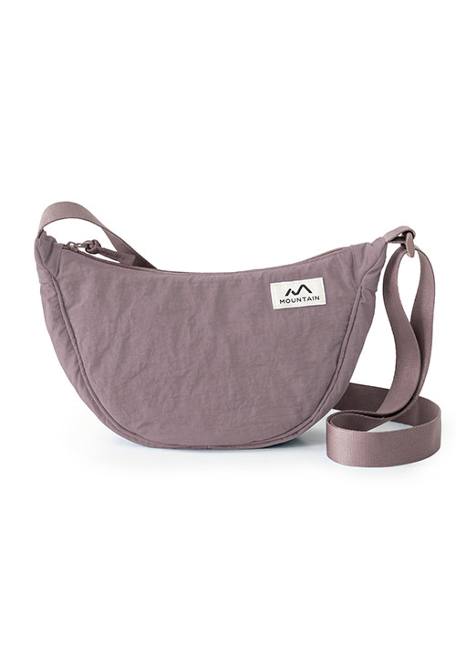 輕量防潑水弧形肩背包 (中性款)