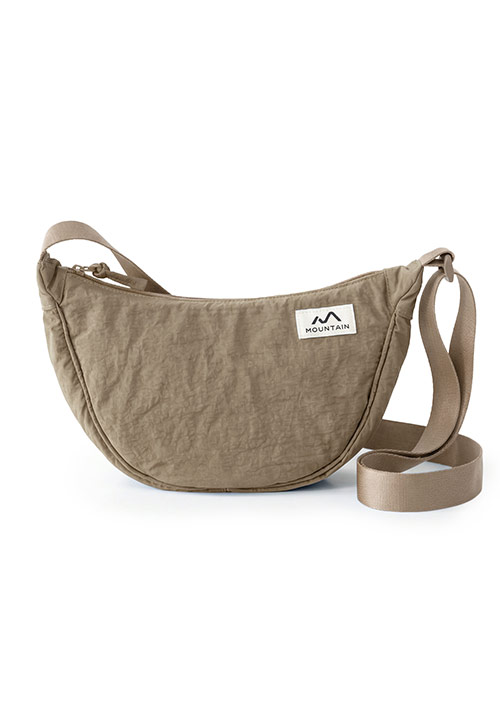 輕量防潑水弧形肩背包 (中性款)