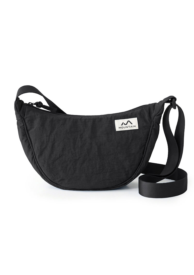 輕量防潑水弧形肩背包 (中性款)