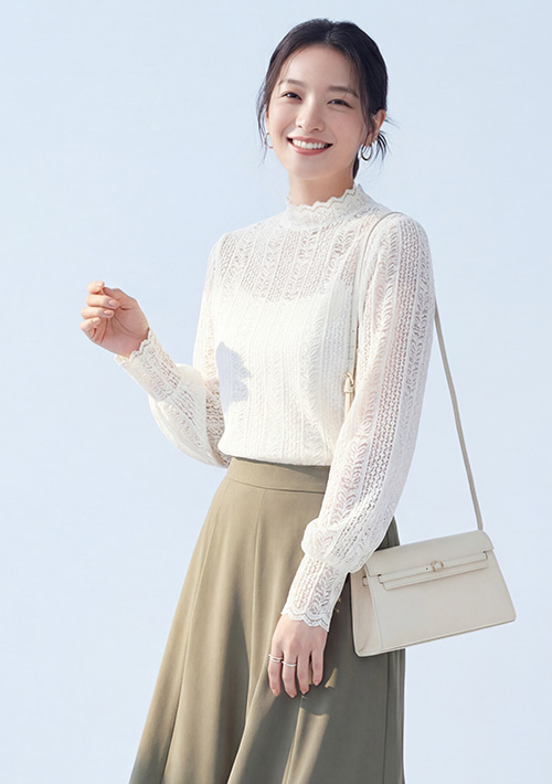 法式鏤空蕾絲半高領上衣