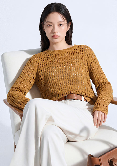 鏤空針織柔美上衣