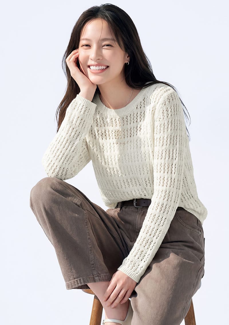 鏤空針織柔美上衣