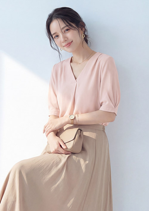 壓褶V領雪紡上衣