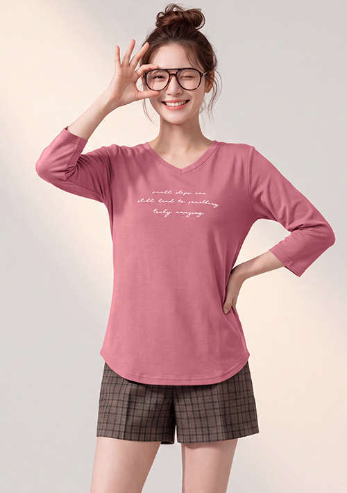 【限時$249】EasyCare 文字印花V領七分袖上衣