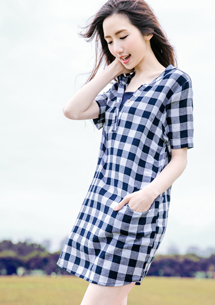 輕夏格紋半開襟棉麻衫