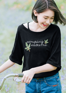 造型領刺繡竹節棉上衣