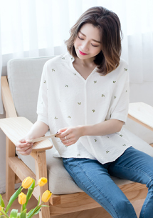 夏日綠意刺繡棉麻上衣