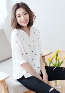 夏日綠意刺繡棉麻上衣