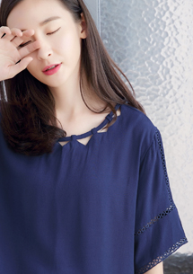 輕美造型領棉麻上衣