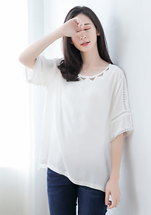 輕美造型領棉麻上衣
