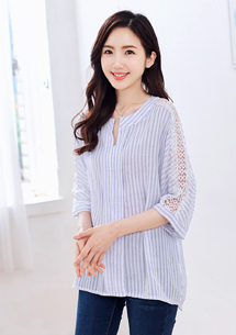 雕花美肩直條紋棉麻上衣